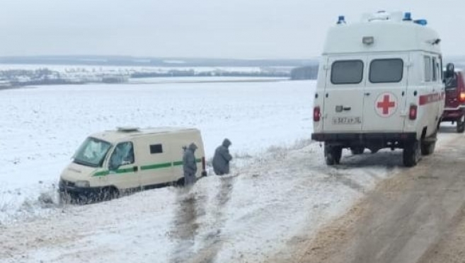 В Куженерском районе машина инкассаторов вылетала в кювет