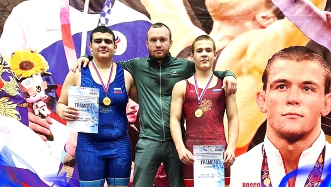 Марийские борцы завоевали четыре золотые медали на Первенстве ПФО