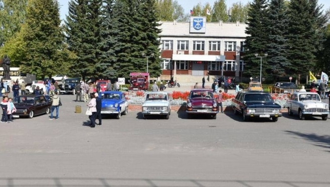 В Новом Торъяле выставят на обозрение уникальные автомобили и мотоциклы