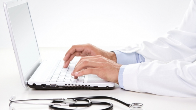 В России призывают пресечь мухлежи с надбавками зарплат медработникам