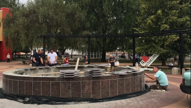 В посёлке Медведево готовятся к запуску фонтана