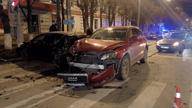 Пьяный водитель Audi Q5 устроил транспортный коллапс в Йошкар-Оле