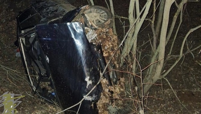 В Мари-Турекском районе машина «ВАЗ-2114» перевернулась в кювет и врезалась в дерево
