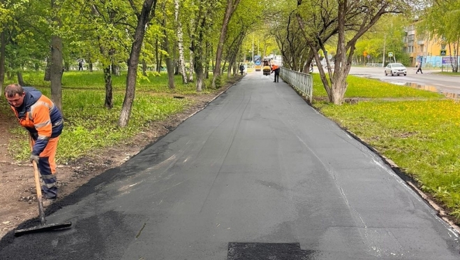 В Йошкар-Оле завершают ремонт тротуара на улице Хасанова
