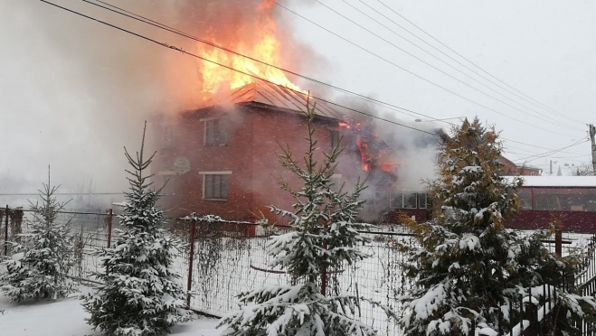 В пожаре в Семёновке травмирована хозяйка дома