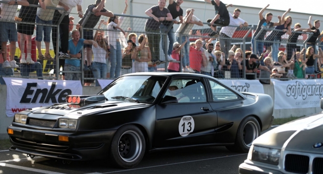 Гонщики на драйве