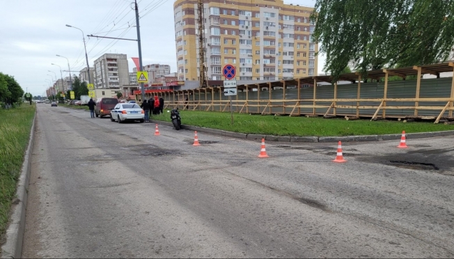 Очевидцев столкновения Lada X-RAY и Yamaha просят позвонить в ГИБДД