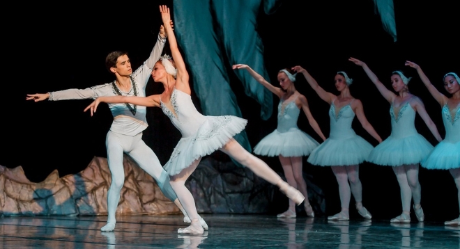 Лебединое озеро