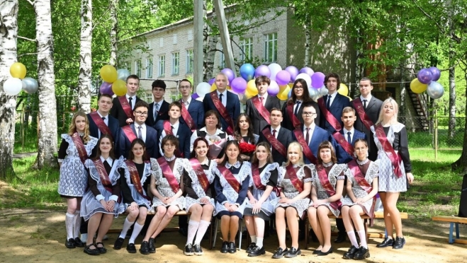 В Марий Эл прощаются со школой около 2700 одиннадцатиклассников
