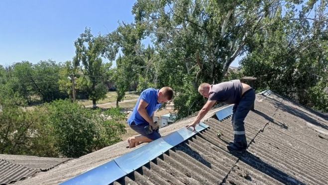 Марий Эл ремонтирует кровлю здания администрации в селе Заря в Запорожье