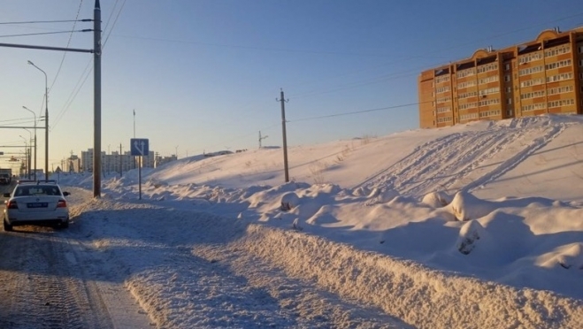 Снежные валы в Йошкар-Оле и Медведево превратили в опасные горки