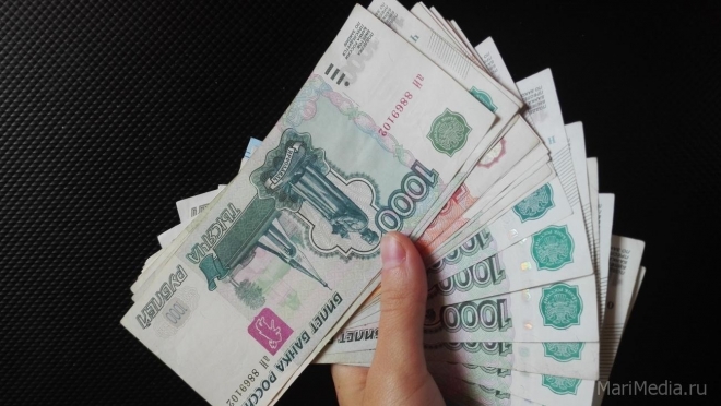 В Марий Эл таксист вернул пенсионерке 120 тысяч рублей