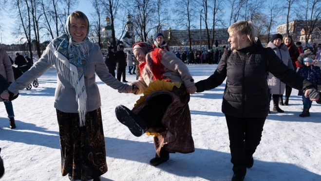 В Тархановском парке в Йошкар-Оле с размахом проводят Масленицу