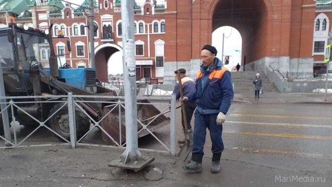 Йошкаролинцы вышли на первый общегородской субботник