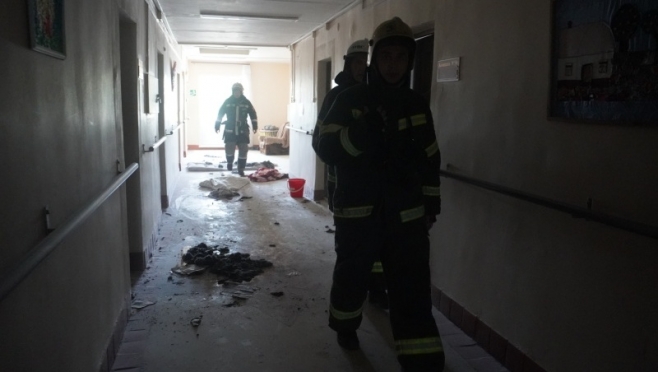 В пригороде Йошкар-Олы 19 пожарных тушили комнату: есть пострадавший