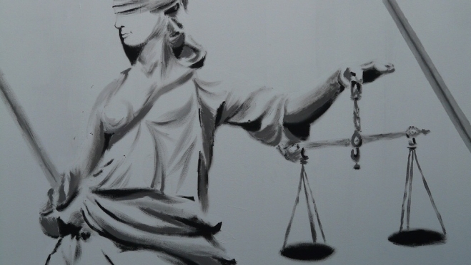 68-летняя пенсионерка, ударившая ножом сотрудника полиции, предстанет перед судом