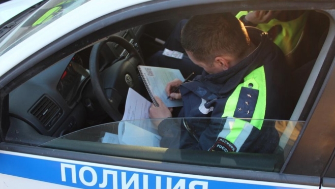 В Оршанском районе в столкновении автобуса и иномарки пострадали два человека