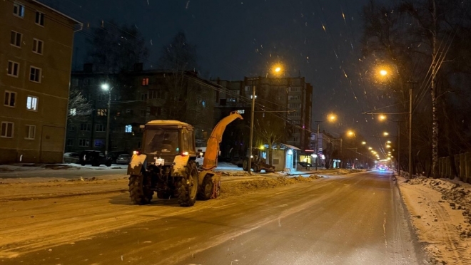 Ночью на дорогах Йошкар-Олы трудились 10 коммунальных машин