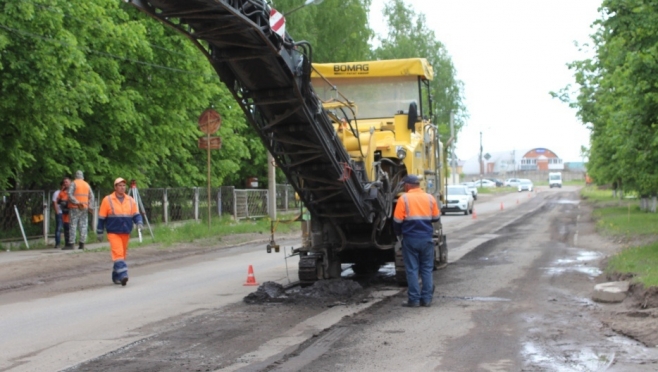 На улице Медицинской снимают асфальт