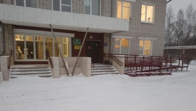 В Новом Торъяле по требованию прокуратуры обновили пандус поликлиники
