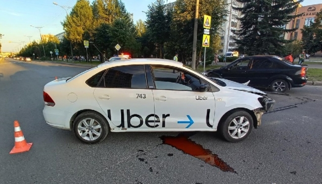 В Йошкар-Оле машина такси попала в ДТП