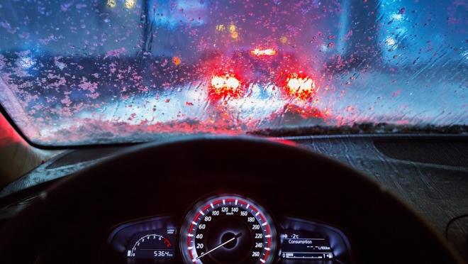 Госавтоинспекция напоминает пешеходам о необходимости соблюдения ПДД в непогоду