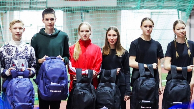 Марийские легкоатлеты получили от Всероссийской федерации спортивную экипировку