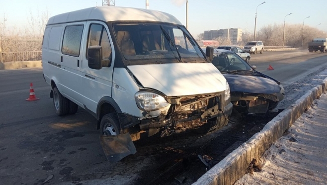 В Йошкар-Оле иномарка вылетела на встречку