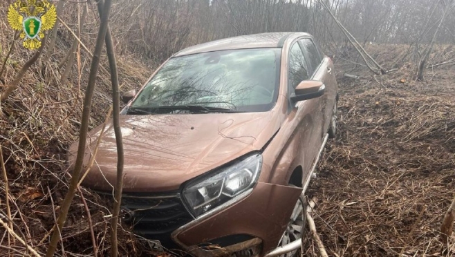 В Марий Эл с места ДТП водителя и пассажира легкового автомобиля увезли в больницу