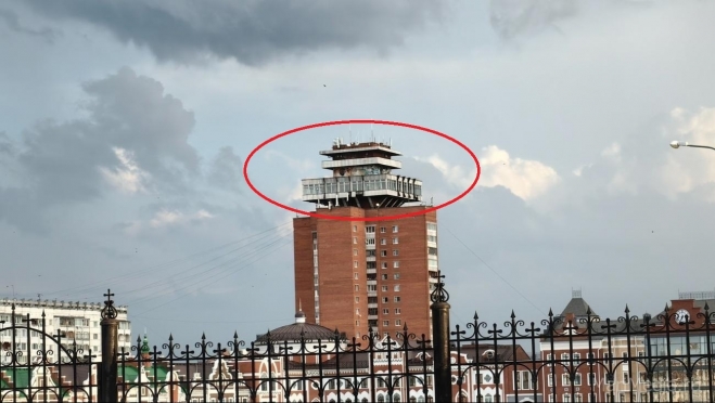 В Сомбатхее продали «крышу» дома-одеколона