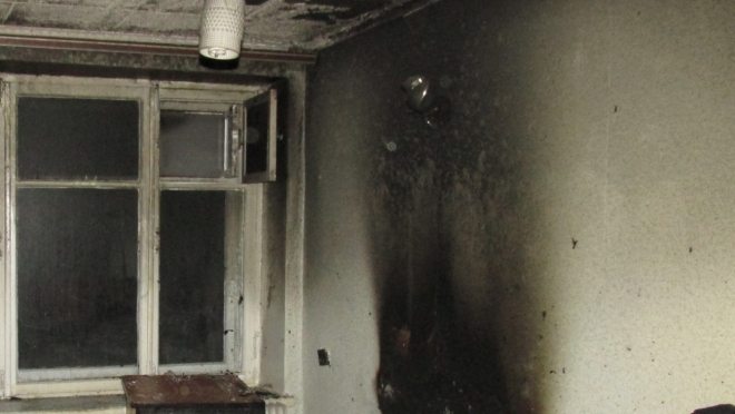 Куженерские пенсионеры чуть не сгорели в собственной кровати