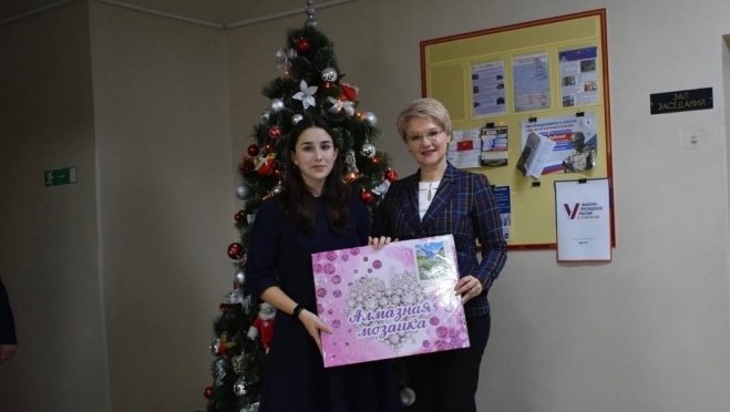 Лариса Ревуцкая исполнила желание ученицы из Мари-Турекского района
