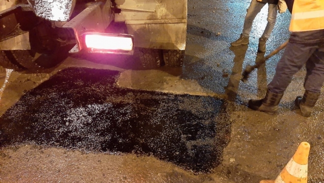 На дороги Йошкар-Олы уложили более семи тонн литого асфальта