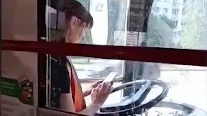 В Уфе селфи за рулём стоило работы водителю троллейбуса