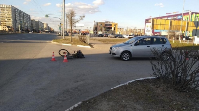 В Йошкар-Оле пьяный велосипедист оказался под колёсами иномарки
