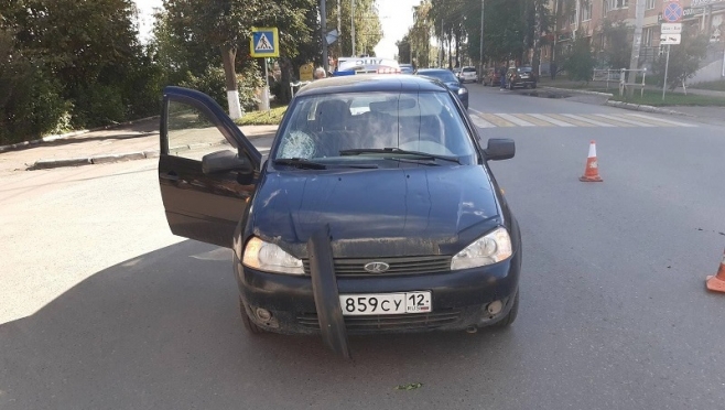В Медведево «Лада Калина» сбила на пешеходе женщину с ребёнком
