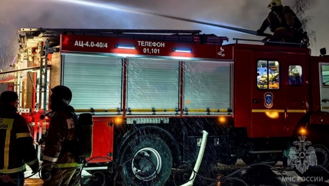 На пожаре в посёлке Сернур есть пострадавший