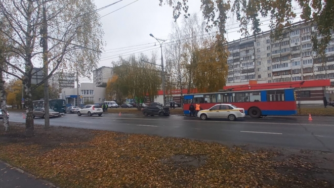 Прокуратура взяла на контроль установление причин и обстоятельств ДТП на Ленинском проспекте