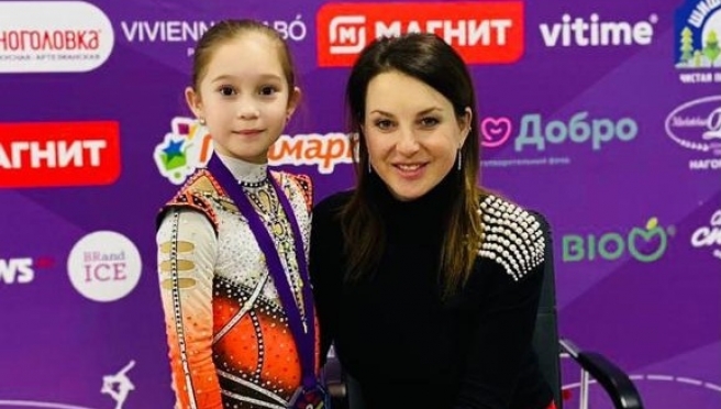 Юная фигуристка из посёлка Советский получила медаль из рук Ирины Слуцкой