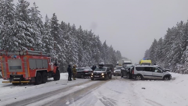 В массовом ДТП на Казанском тракте погиб водитель «Лады Ларгус»