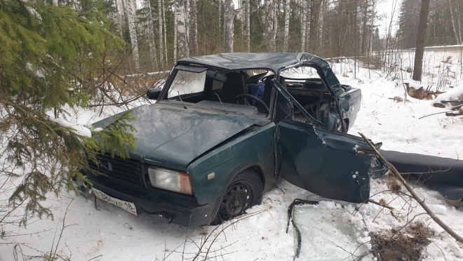 В Марий Эл 19-летний водитель не справился с управлением и вылетел в кювет