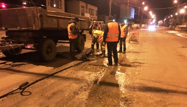 В Йошкар-Оле больше 76 тонн литой асфальтобетонной смеси ушло на ямочный ремонт