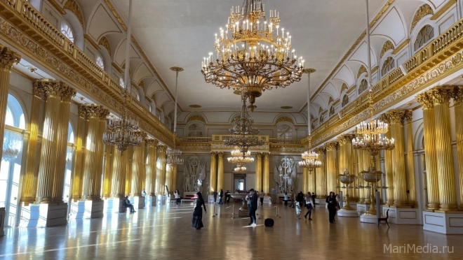 Посетителей Эрмитажа эвакуировали