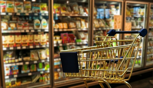 Сенаторы предлагают по выходным ограничить работу супермаркетов