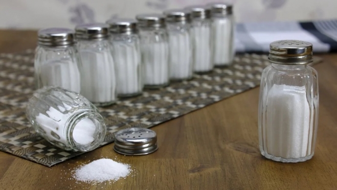 Из-за коронавируса в России стали покупать больше соли