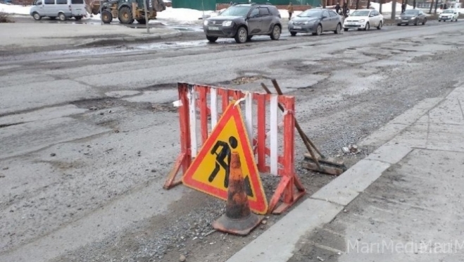 Из-за аварии на водопроводе в Йошкар-Оле ограничено движение на улице Чехова