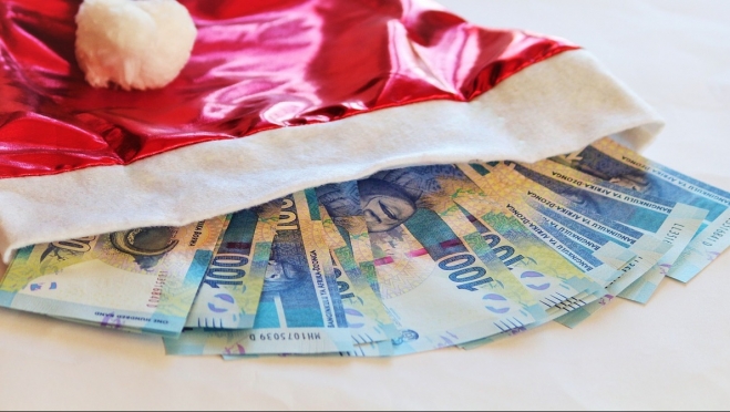 Россияне рассчитывают и в этом году на новогодние премии