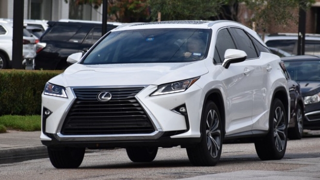 Йошкаролинка нашла деньги на оплату долга после ареста иномарки