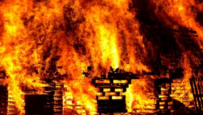 В Йошкар-Оле горели сауна и автомобиль