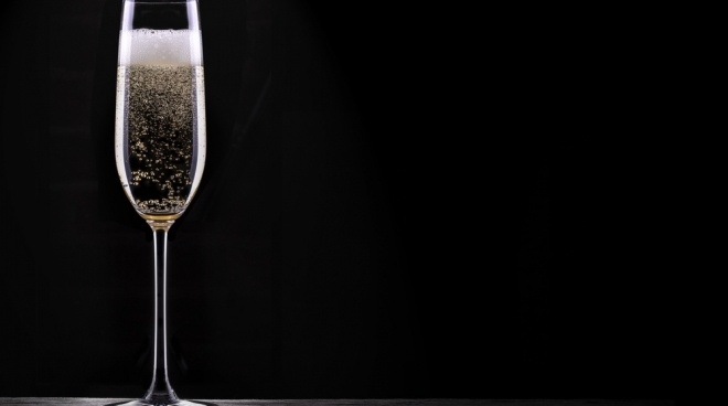 В жару у россиян появился внезапный интерес к шампанскому